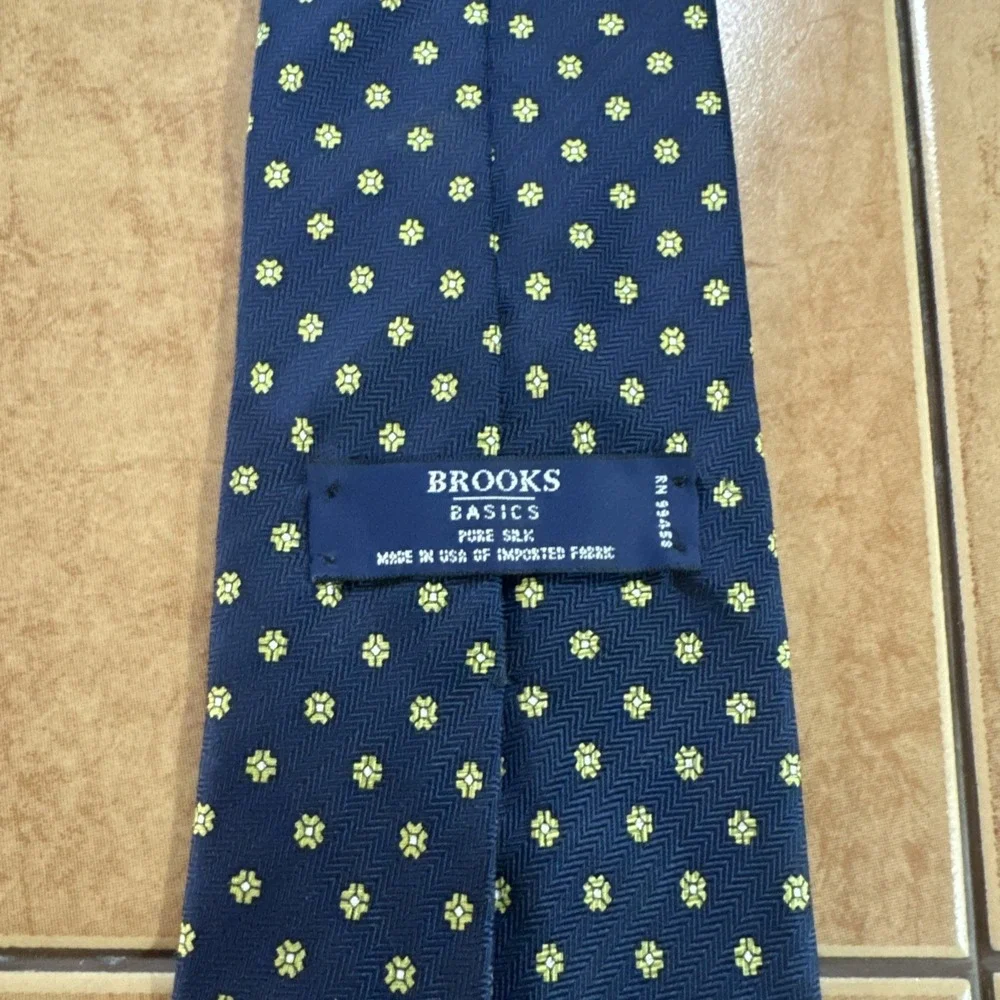Brooks Basics‎ Tie Mens Blue Navy Geometric Pure Silk Necktie USA Made Brothers